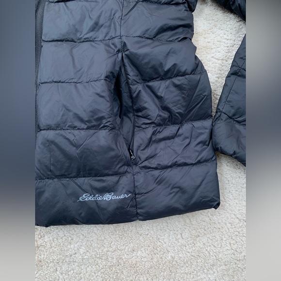 Eddie Bauer Women’s Size Medium Black 650 Down Fill Lightweight Puffer Coat - Picture 6 of 8